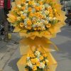 kệ hoa khai trương tone vàng 2 tầng