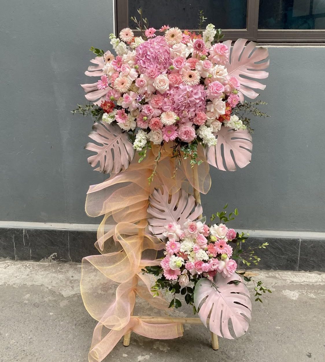 Kệ Hoa Khai Trương Tone Hồng