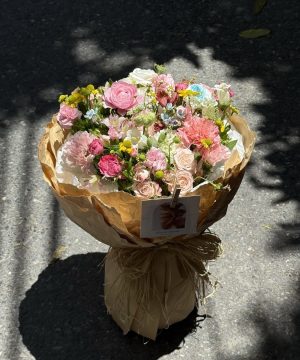 bó hoa tươi sinh nhật.
