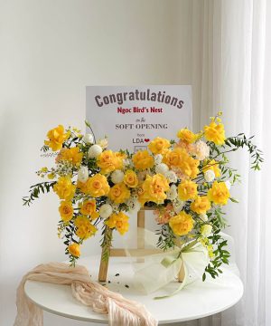 Kệ Hoa Hồng Vàng Nắng Xuân Dịu Dàng