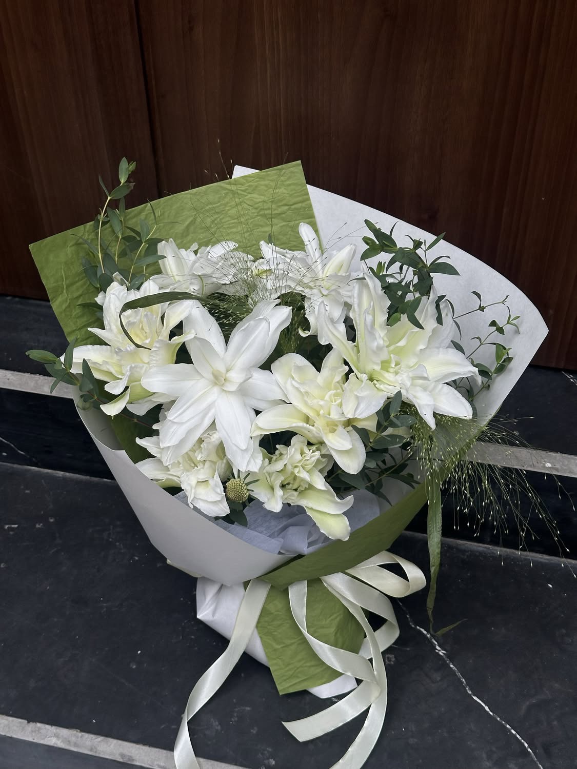 Bó Hoa Ly Kép Trắng